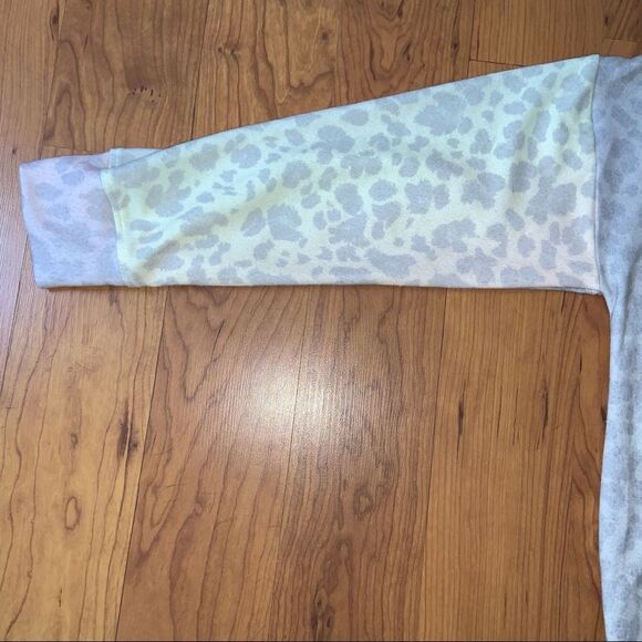 SUNDRY Women's Pastel Rainbow Leopard Cozy Sweatshirt - Picture 13 of 14